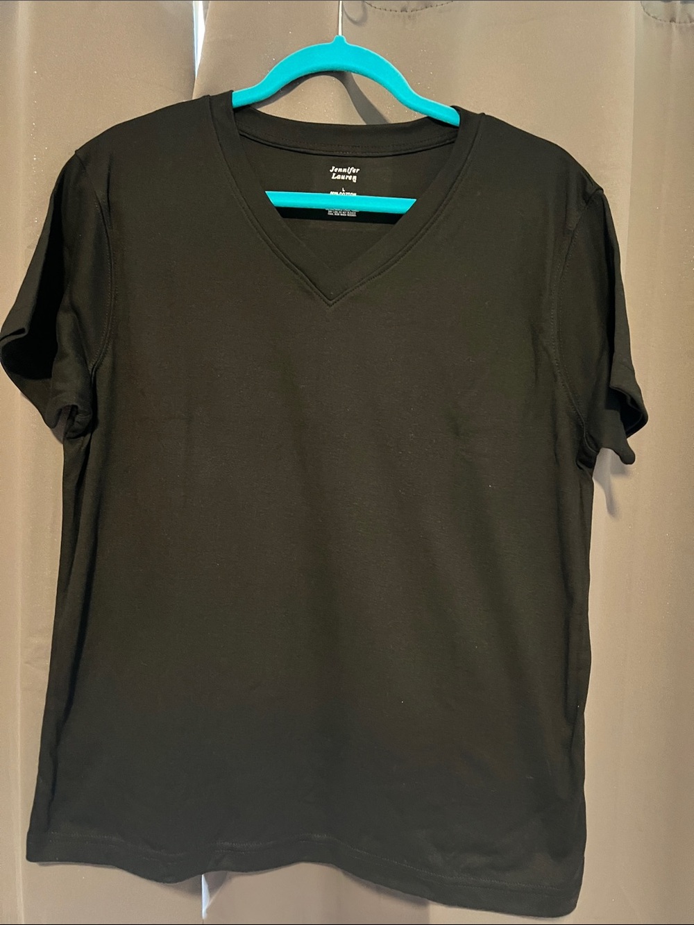 Jennifer Lauren Women's Black V-Neck Short Sleeve Tee